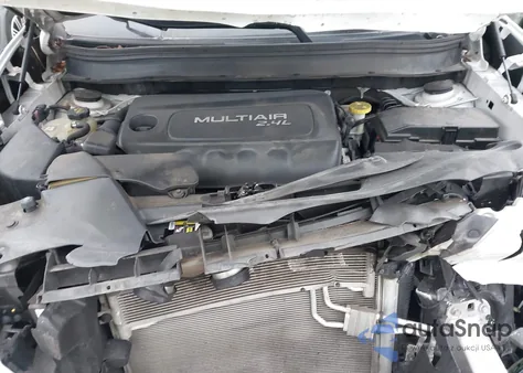 2018 Jeep Cherokee Latitude Plus Fwd z USA, uszkodzony, nr VIN 1C4PJLLB2JD518969